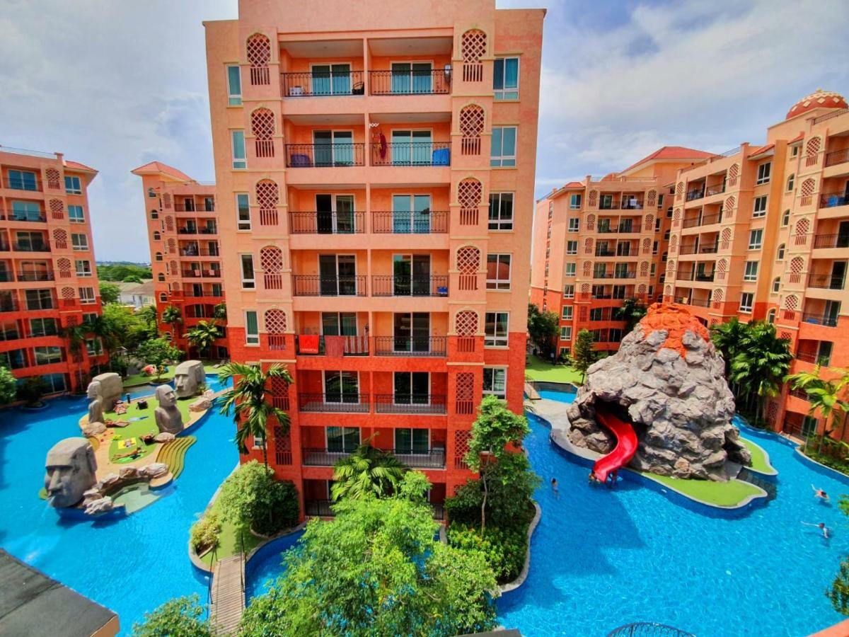 Seven Seas Condo By Dmitrii Pantai Jomtien Bagian luar foto
