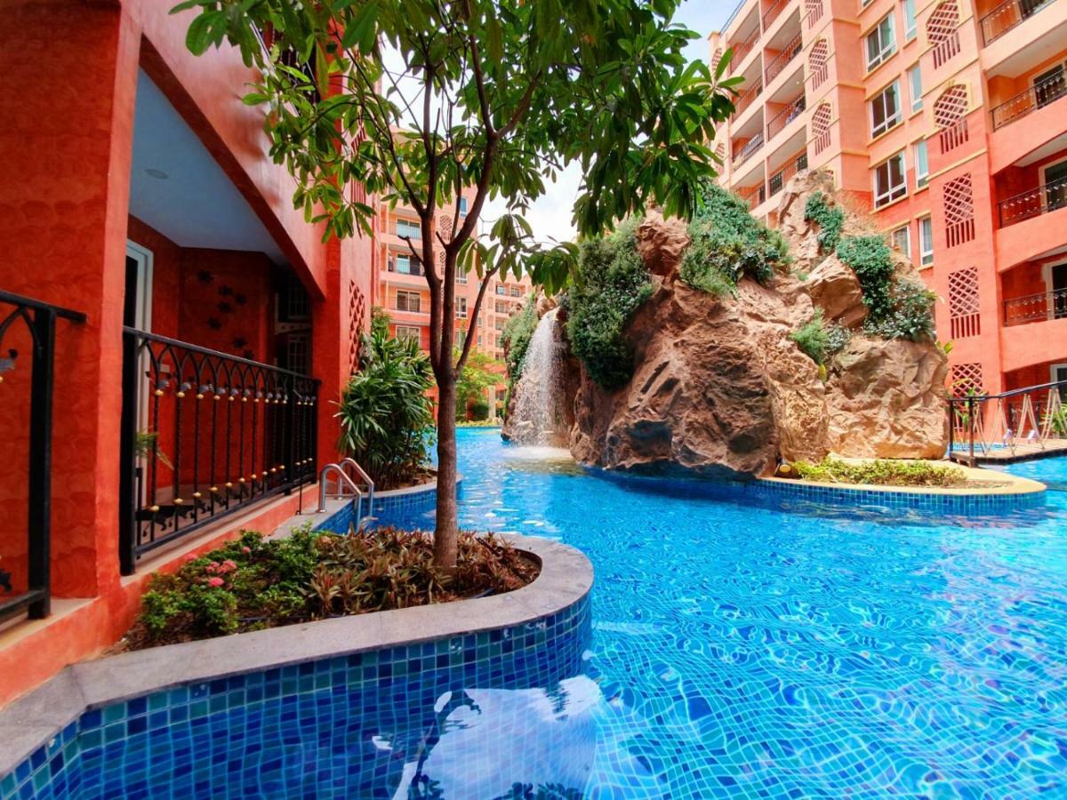 Seven Seas Condo By Dmitrii Pantai Jomtien Bagian luar foto