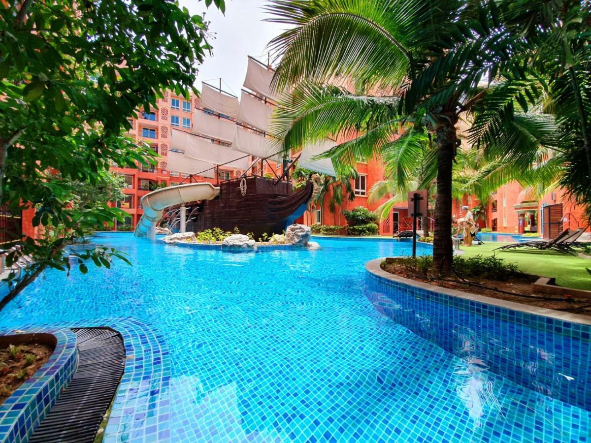 Seven Seas Condo By Dmitrii Pantai Jomtien Bagian luar foto