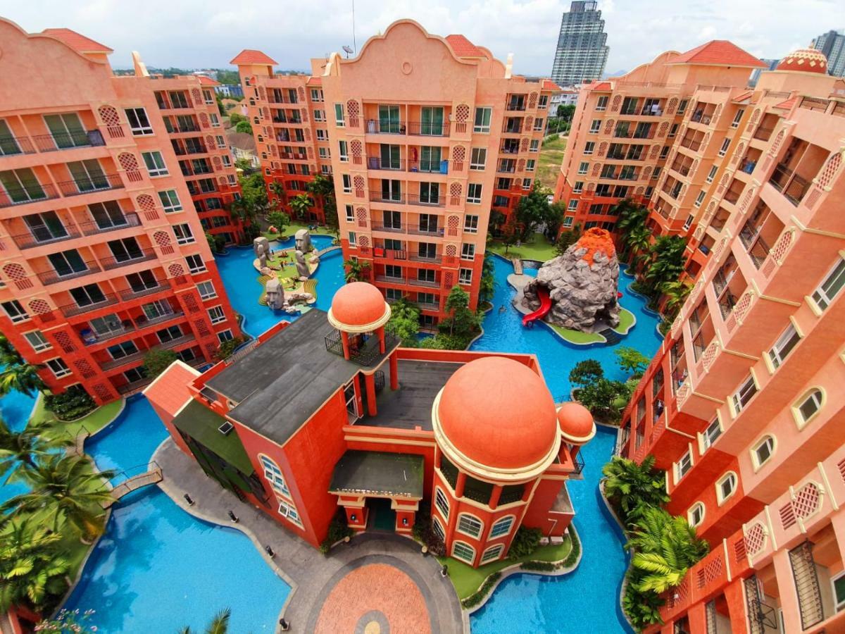 Seven Seas Condo By Dmitrii Pantai Jomtien Bagian luar foto