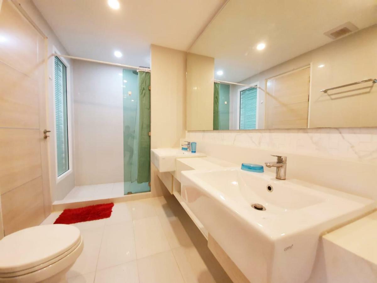 Seven Seas Condo By Dmitrii Pantai Jomtien Bagian luar foto