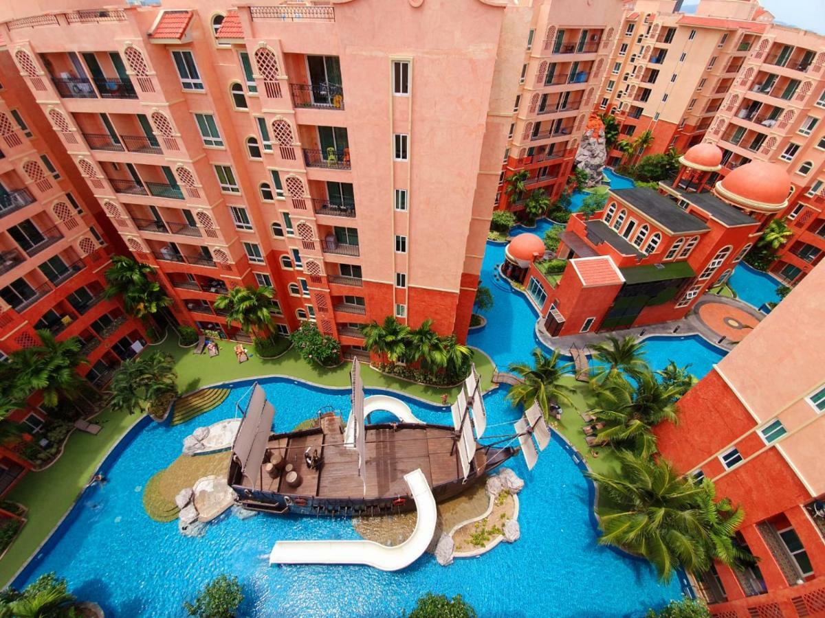 Seven Seas Condo By Dmitrii Pantai Jomtien Bagian luar foto