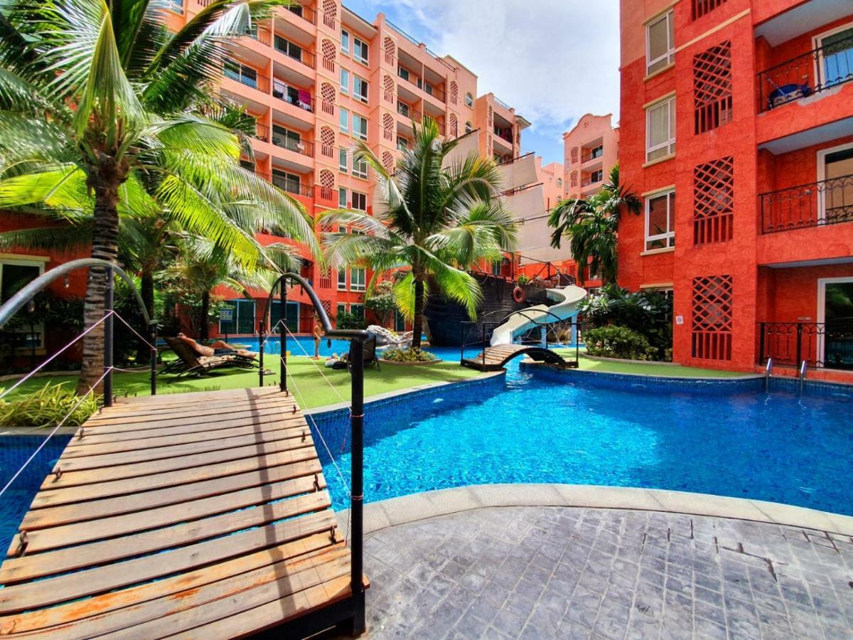 Seven Seas Condo By Dmitrii Pantai Jomtien Bagian luar foto