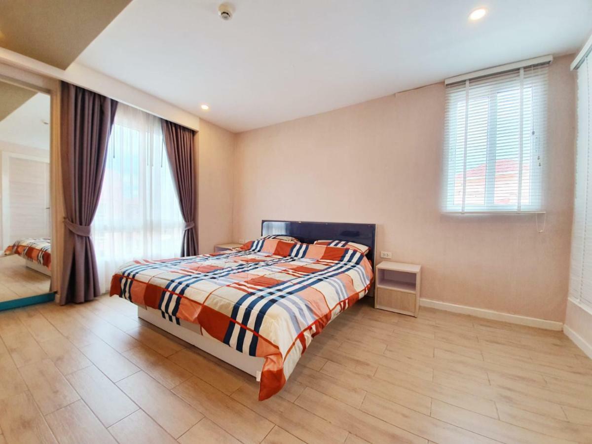 Seven Seas Condo By Dmitrii Pantai Jomtien Bagian luar foto