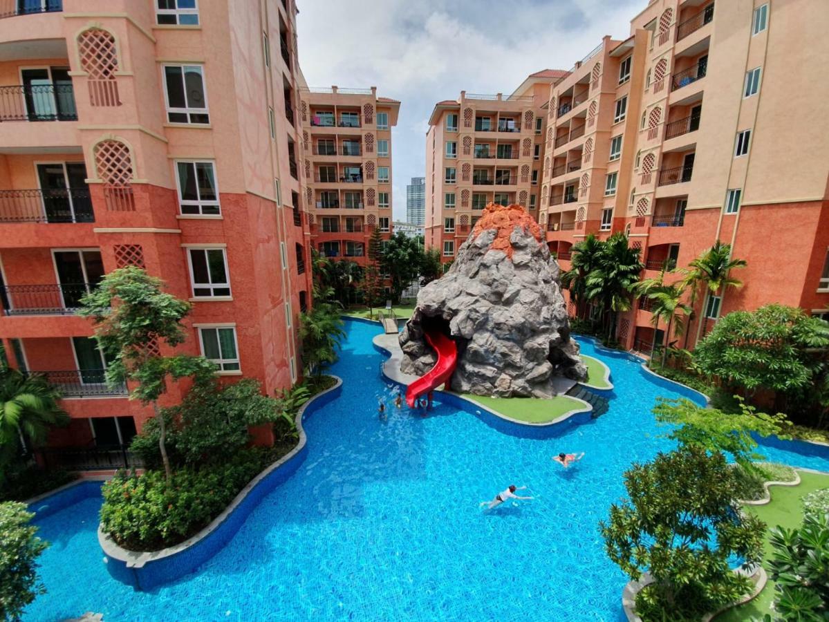 Seven Seas Condo By Dmitrii Pantai Jomtien Bagian luar foto