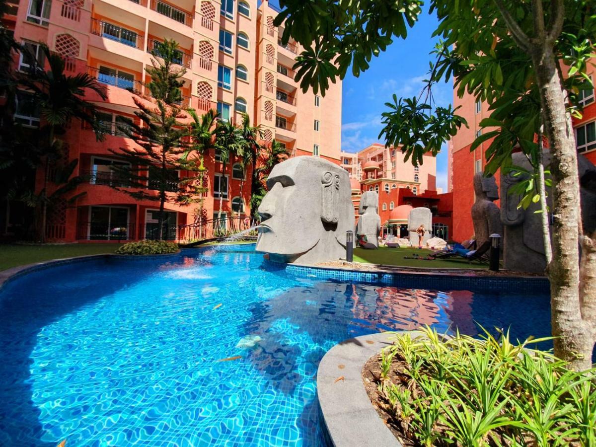 Seven Seas Condo By Dmitrii Pantai Jomtien Bagian luar foto