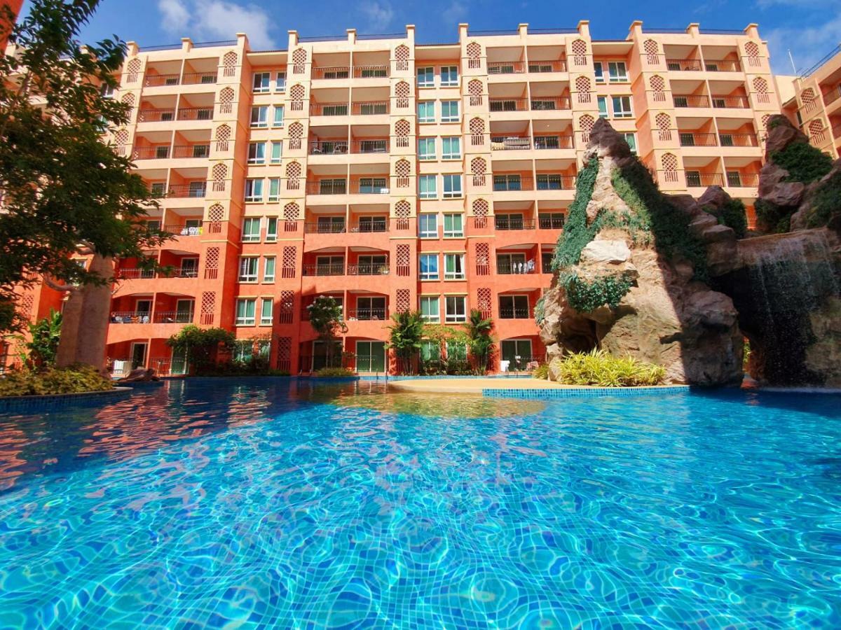 Seven Seas Condo By Dmitrii Pantai Jomtien Bagian luar foto
