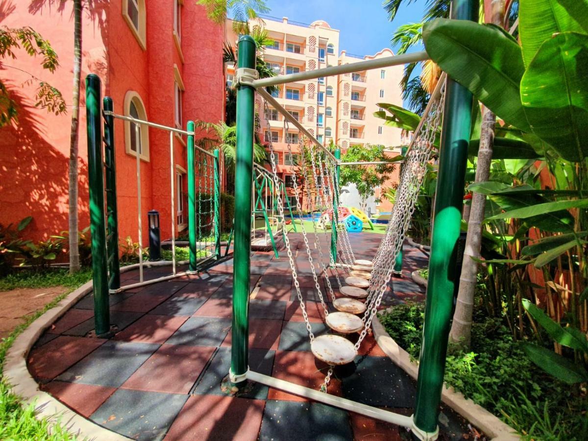 Seven Seas Condo By Dmitrii Pantai Jomtien Bagian luar foto