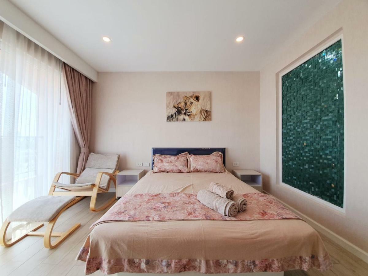 Seven Seas Condo By Dmitrii Pantai Jomtien Bagian luar foto