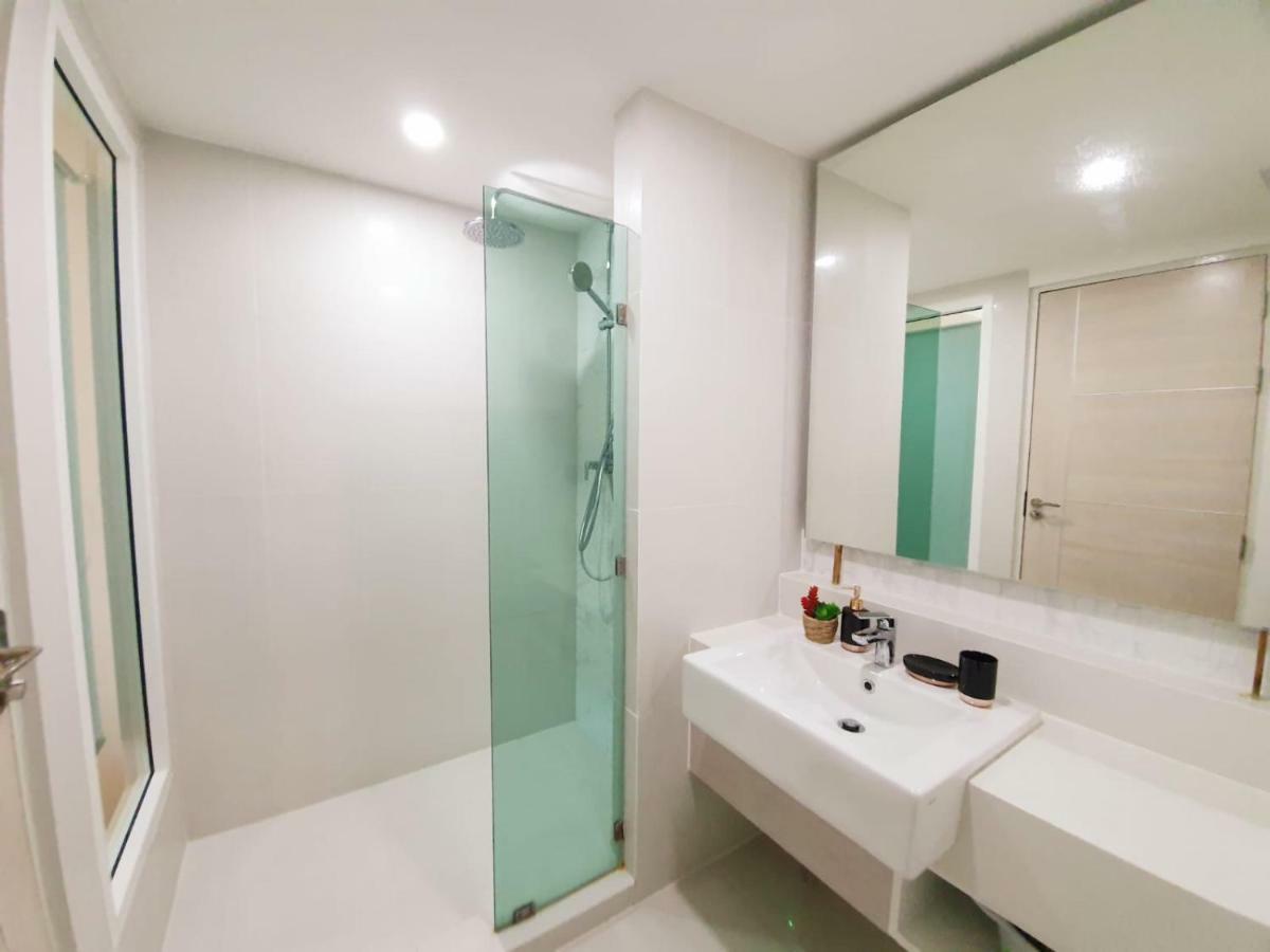 Seven Seas Condo By Dmitrii Pantai Jomtien Bagian luar foto