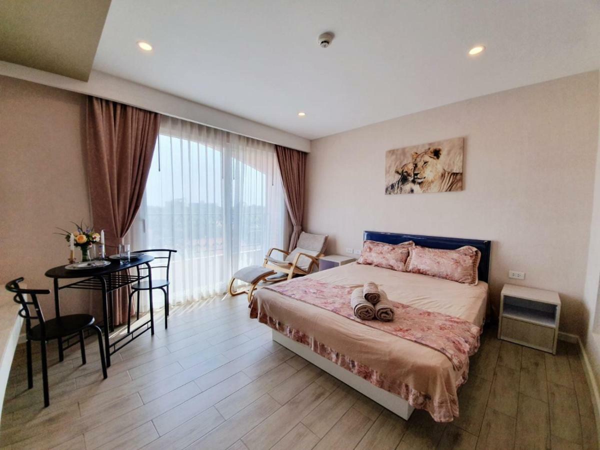 Seven Seas Condo By Dmitrii Pantai Jomtien Bagian luar foto