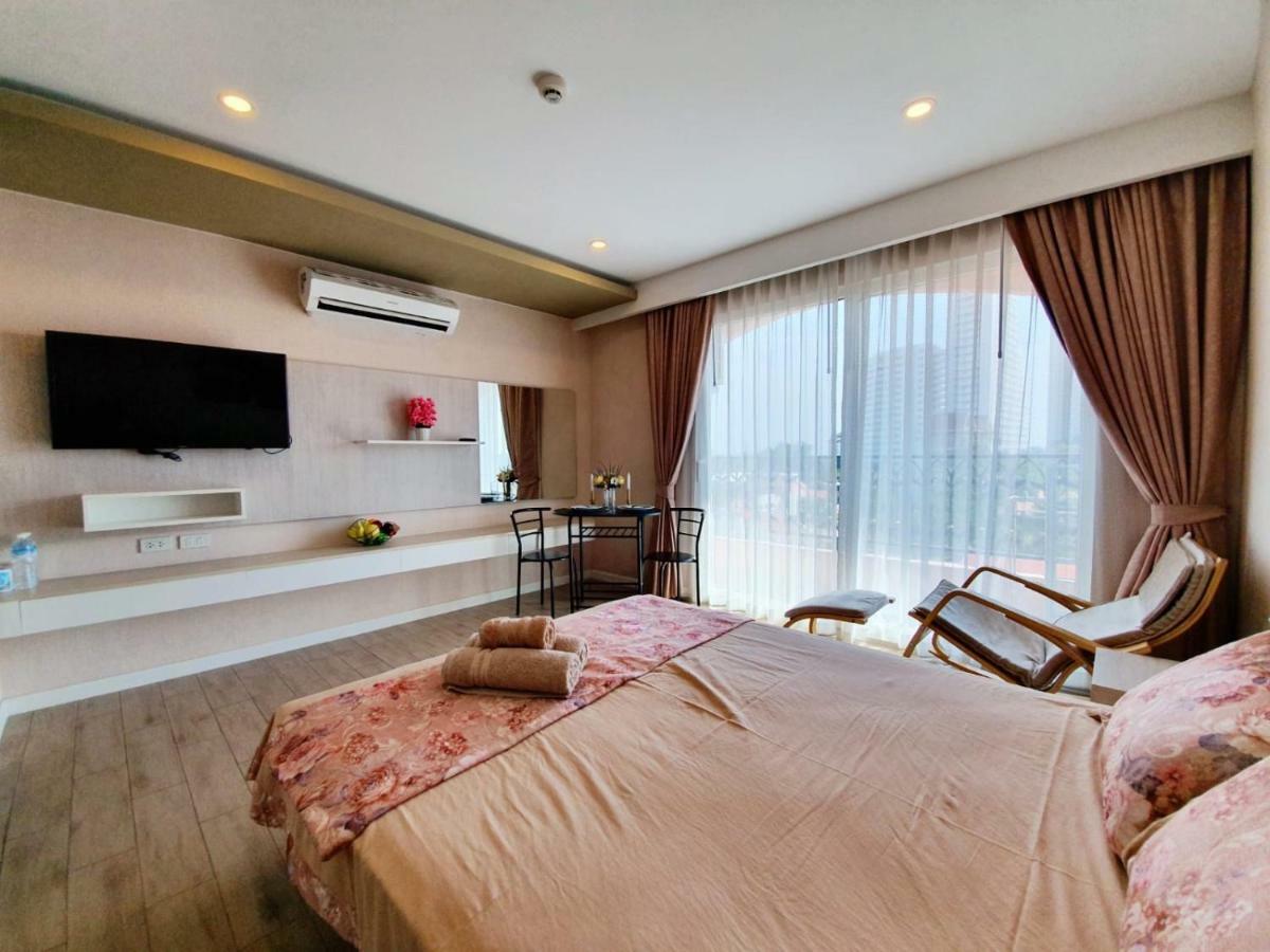 Seven Seas Condo By Dmitrii Pantai Jomtien Bagian luar foto