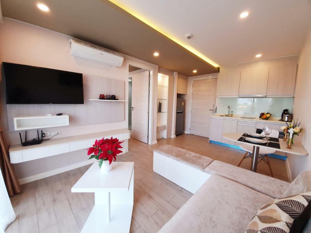 Seven Seas Condo By Dmitrii Pantai Jomtien Bagian luar foto