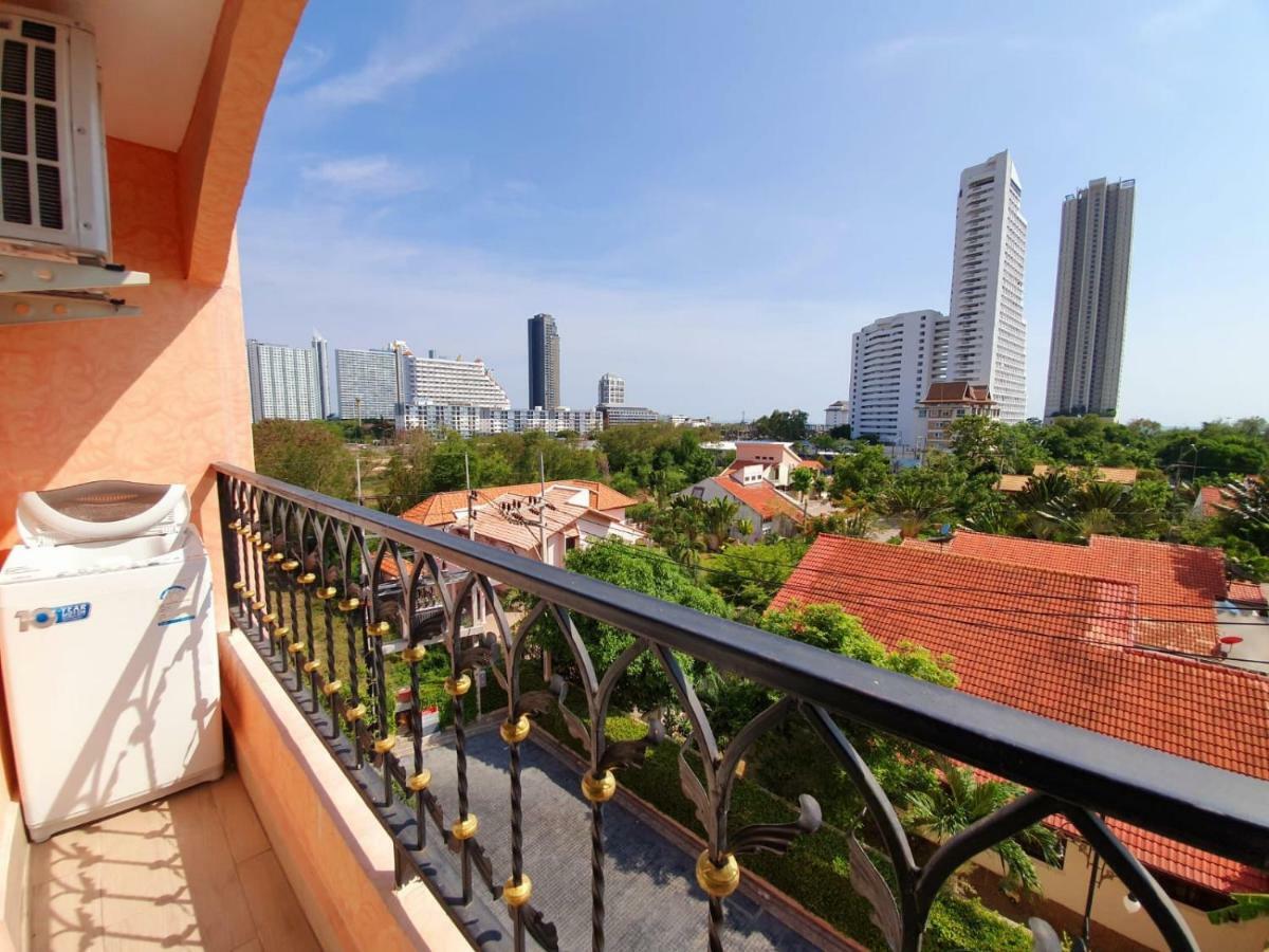Seven Seas Condo By Dmitrii Pantai Jomtien Bagian luar foto