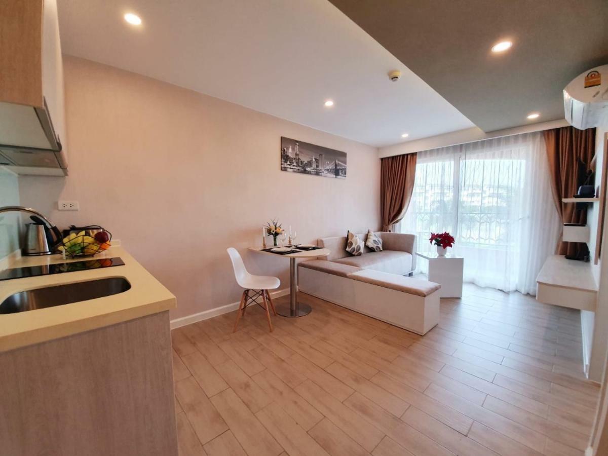 Seven Seas Condo By Dmitrii Pantai Jomtien Bagian luar foto