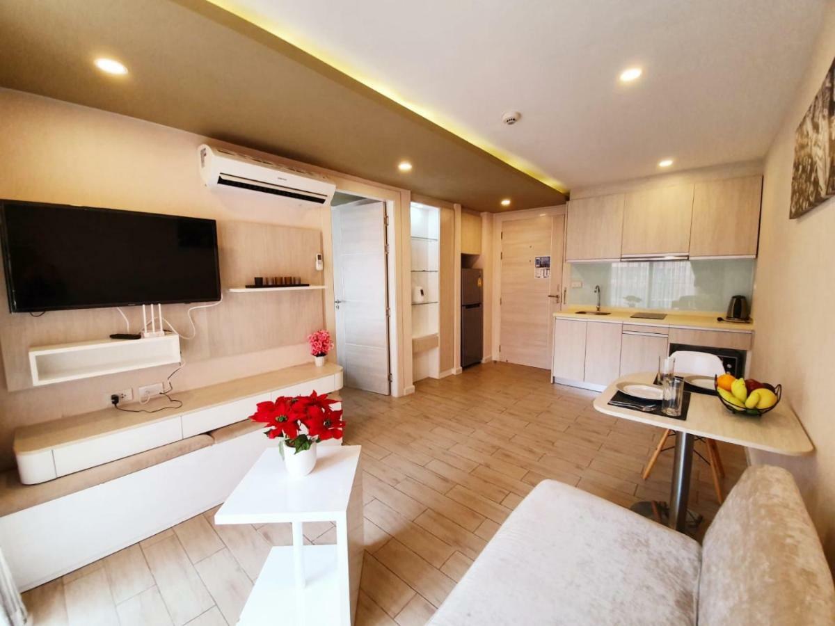 Seven Seas Condo By Dmitrii Pantai Jomtien Bagian luar foto