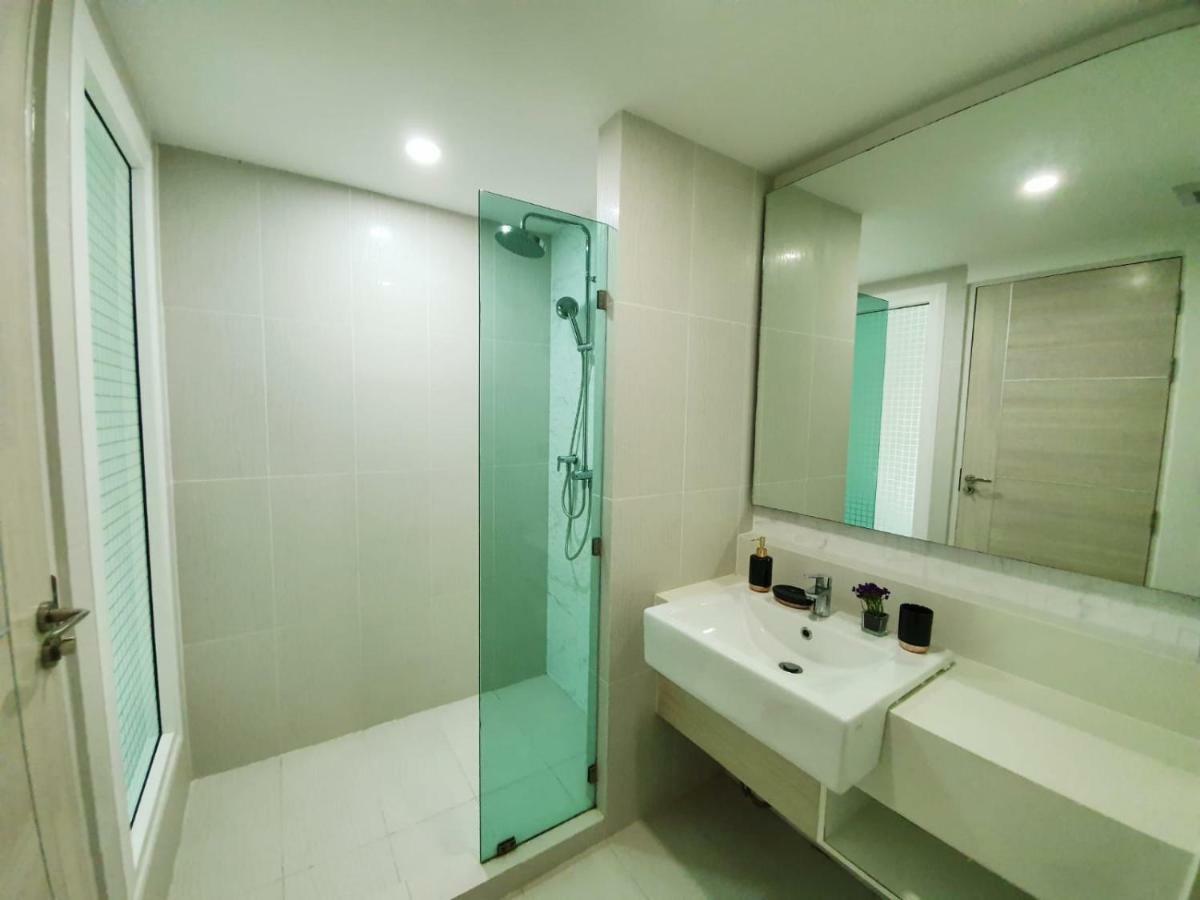Seven Seas Condo By Dmitrii Pantai Jomtien Bagian luar foto