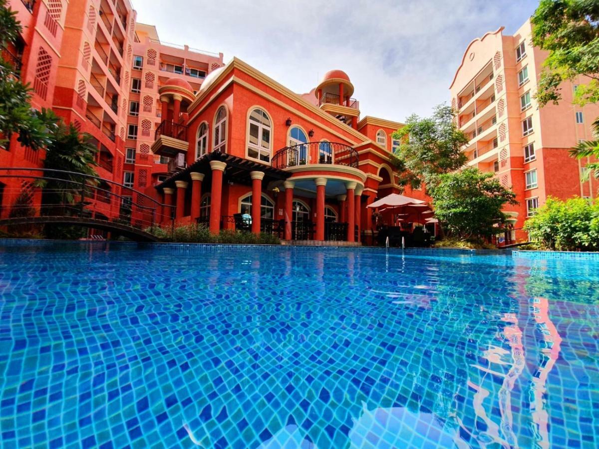 Seven Seas Condo By Dmitrii Pantai Jomtien Bagian luar foto